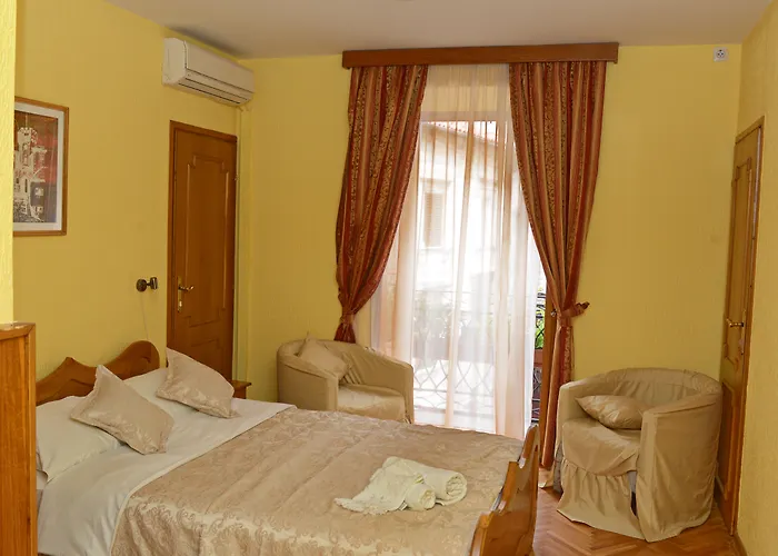 Kotor hotels near Kotor Serpentine