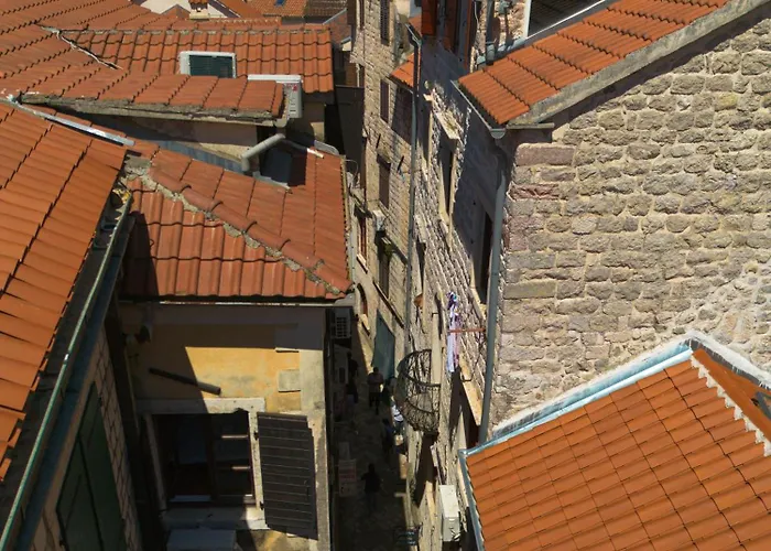 Kotor Hostels