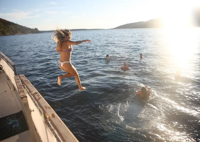 Kotor County Hostels